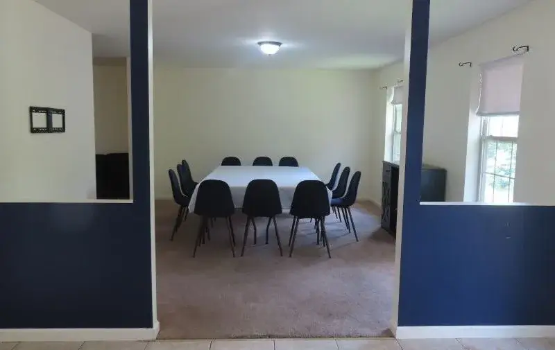 Berne-Villa-Woodridge-NY-dining-room-800×505.jpg