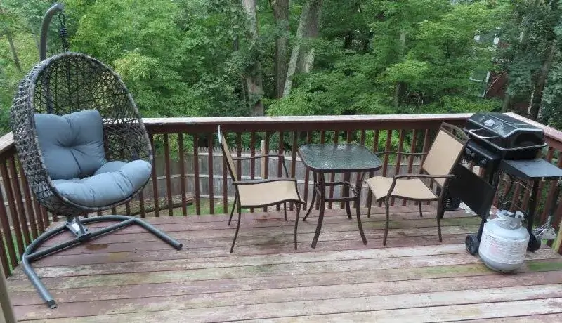 Berne-Villa-Woodridge-NY-patio-800×460.jpg