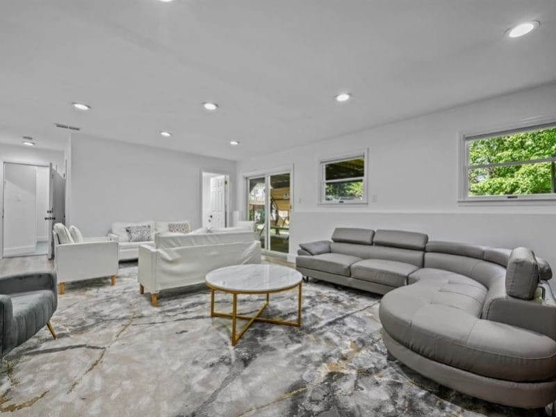 Blooming-Villa-cozy-living-room-2-800×600