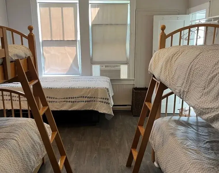 Brock-Right-Cabin-Catskills-2nd-bedroom-760×600.jpg