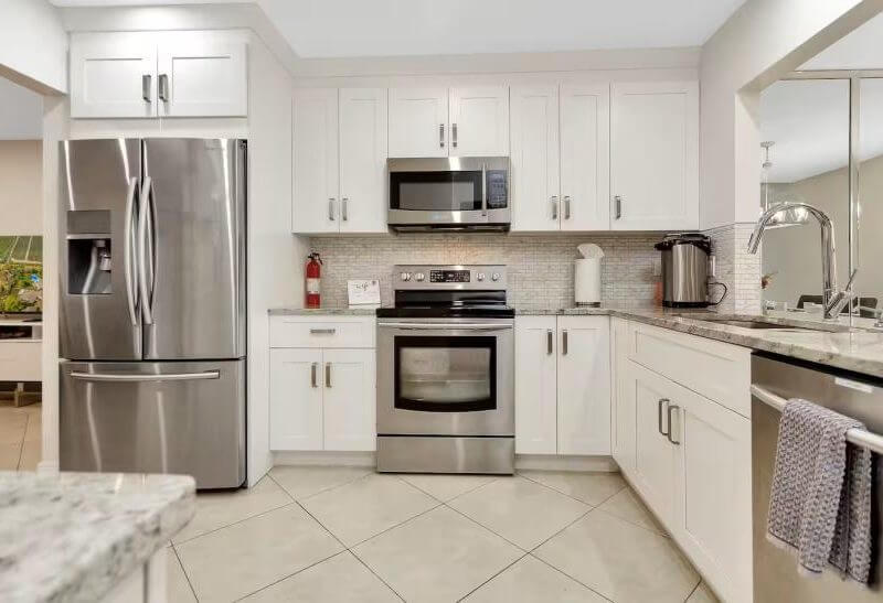 Carousel-Villa-Boca-FL-kitchen-800×547