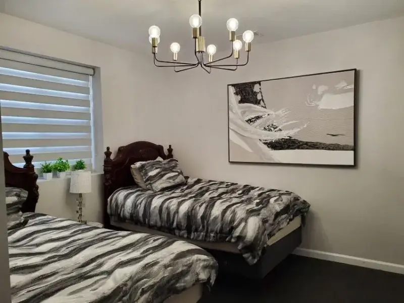 Delier-Apt-Oak-n-Vine-Lakewood-NJ-2nd-bedroom-800×600.jpg