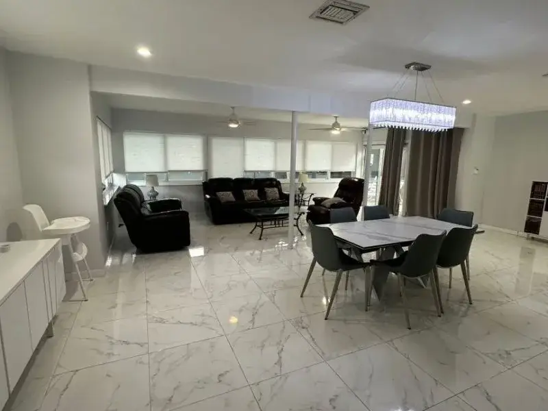 East-Terrace-Villa-dining-room-800×600.jpg