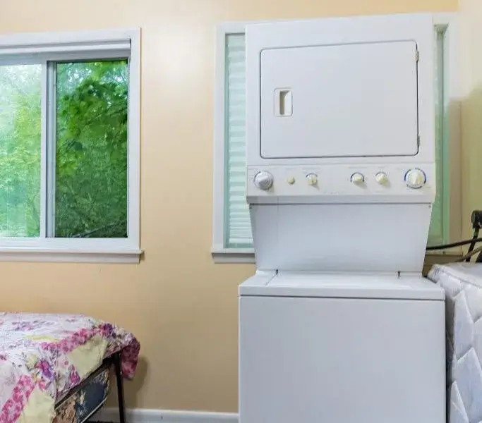 Falls-House-Woodridge-Catskills-NY-3rd-bedroom-washer-683×600.jpeg