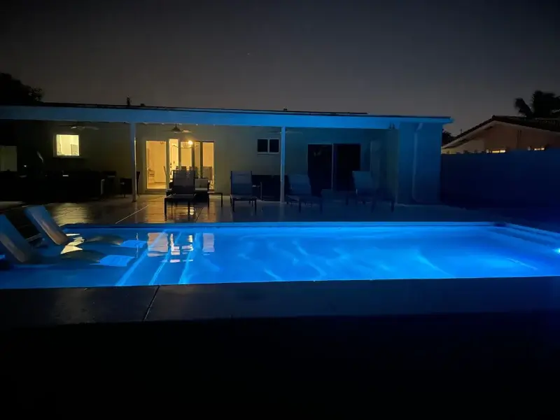 Glow-Villa-Hollywood-FL-pool-800×600