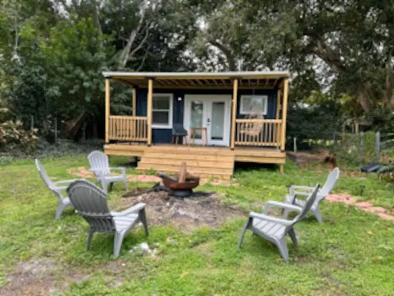 Guest-House-Davie-Florida-front-800×600.jpg