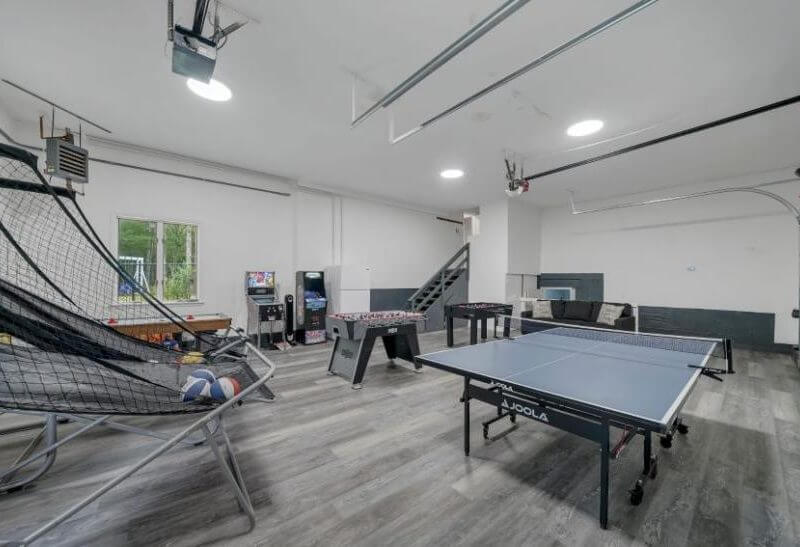 Hollow-Villa-Fallsburg-gameroom-800×547