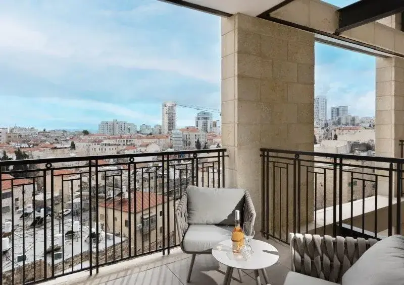 Jerusalem-Estates-Condo-Atlas-porch-800×566.jpg