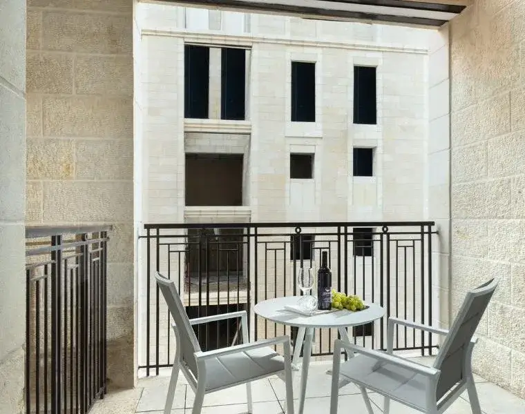 Jerusalem-Estates-Condo-Atlas-sukkah-porch-760×600.jpg