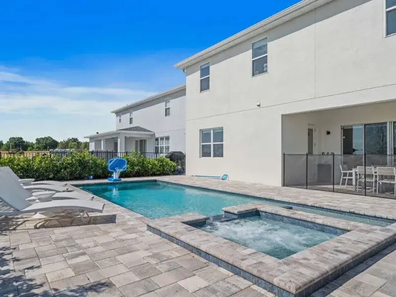 Noble-Villa-Eden-Gardens-FL-pool-800×600.jpg