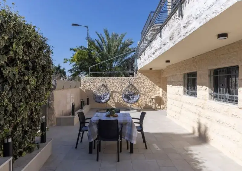 Pearl-Stone-Villa-Givat-HaMivtar-outdoors-800×567.jpg