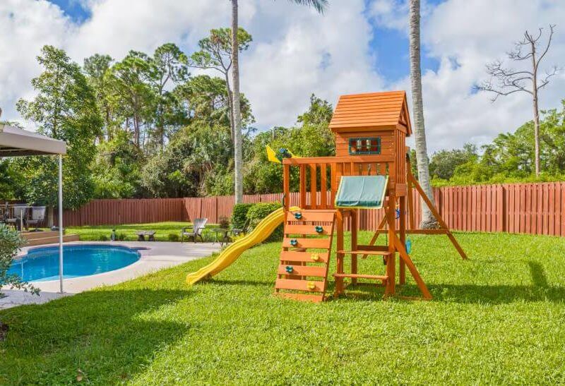 Silver-Woods-Villa-playground-800×547