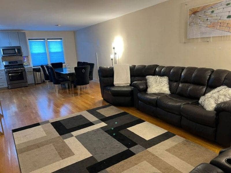 Sunwood-Villa-KGH-Queens-living-room-800×600