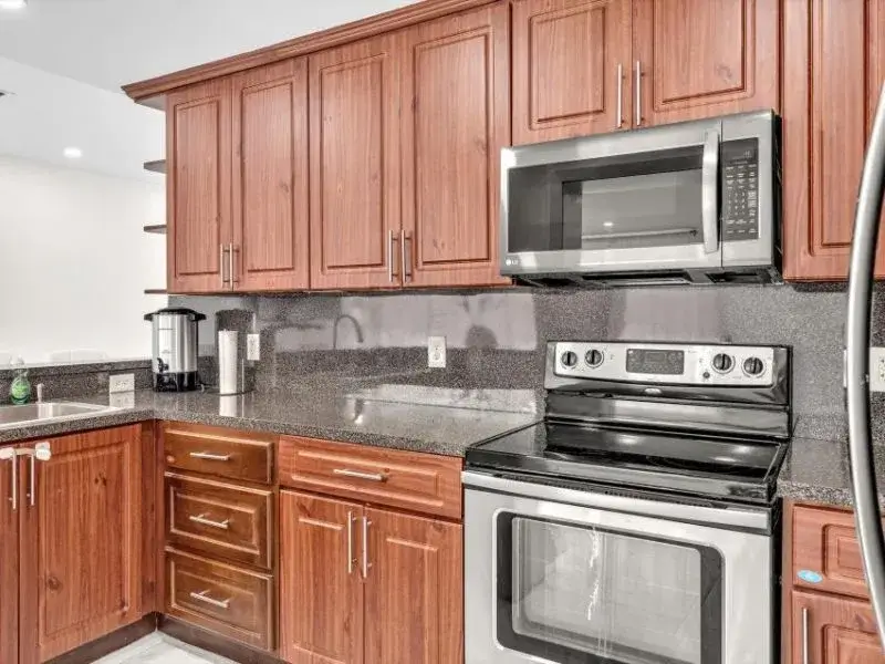 Terrace-Beach-North-Miami-Beach-Florida-kitchen-inside-800×600.jpg
