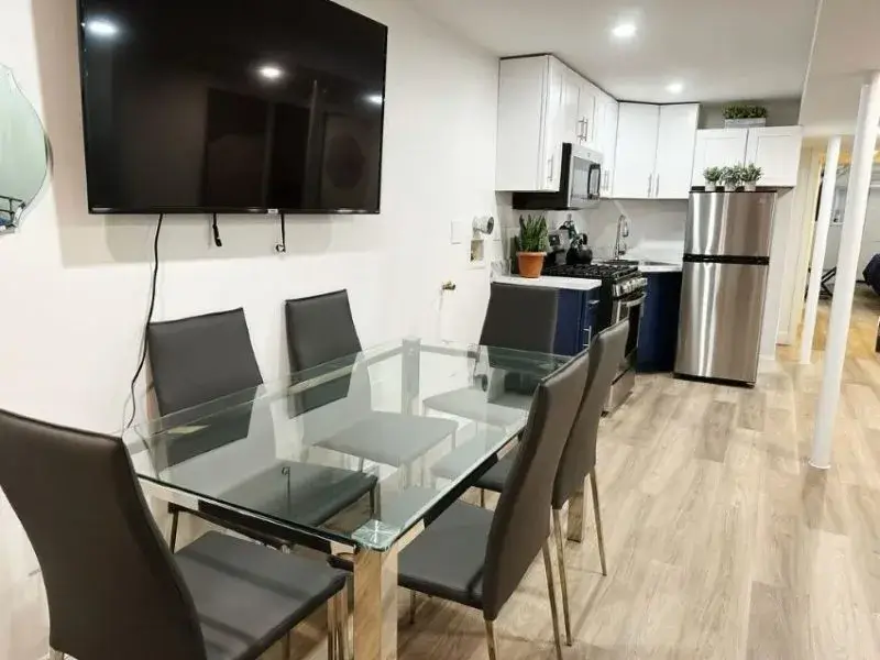 York-Apt-crown-heights-dinning-800×600.jpg