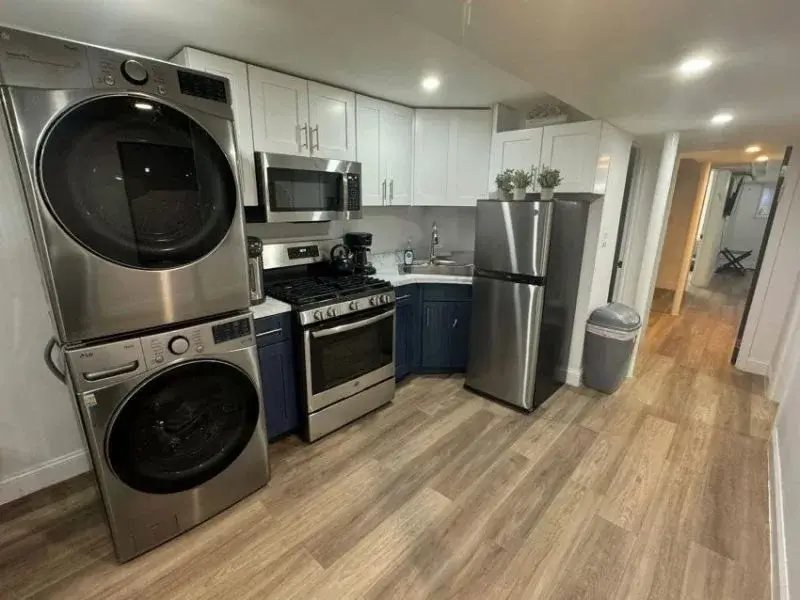 York-Apt-crown-heights-kitchen-800×600.jpg