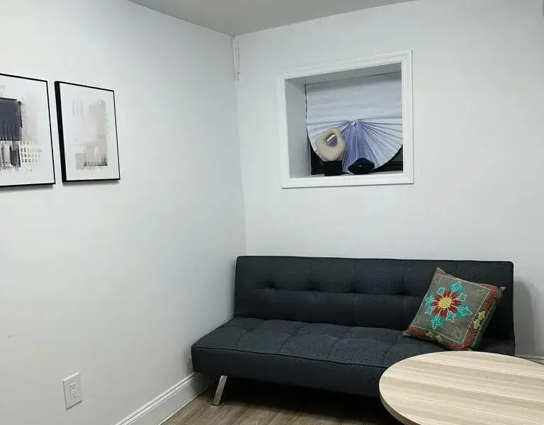 York-Apt-crown-heights-living-768×600.jpeg