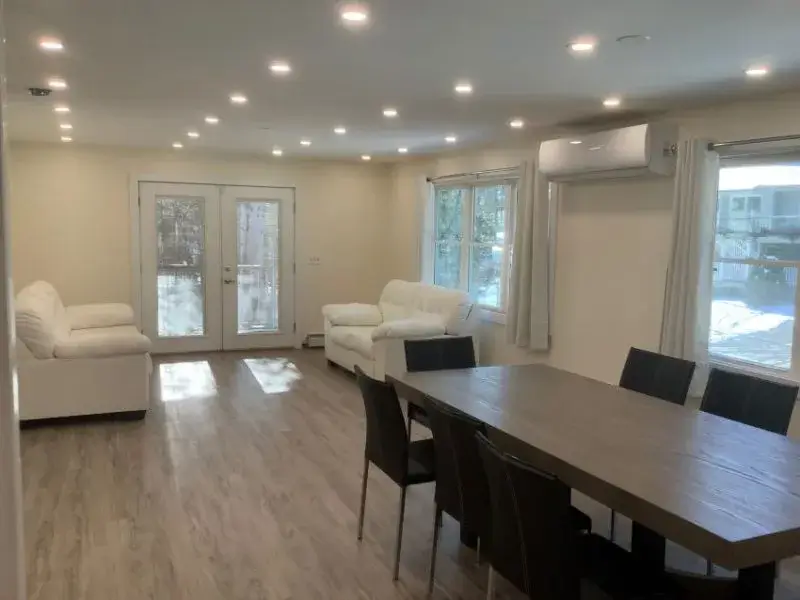 apt-1-liviing-room-800×600.jpg