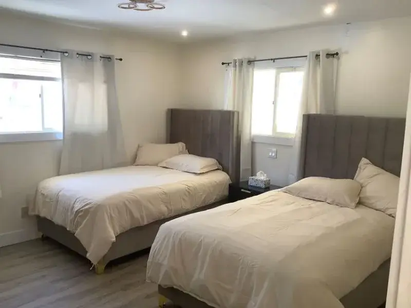 apt-1-master-bedroom-800×600.jpg