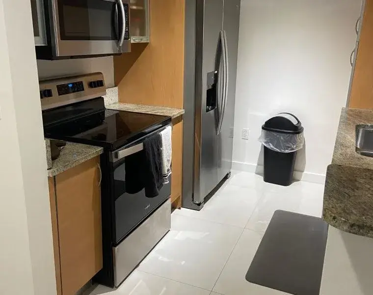 aventura-fl-apt-kitchen-760×600.jpg