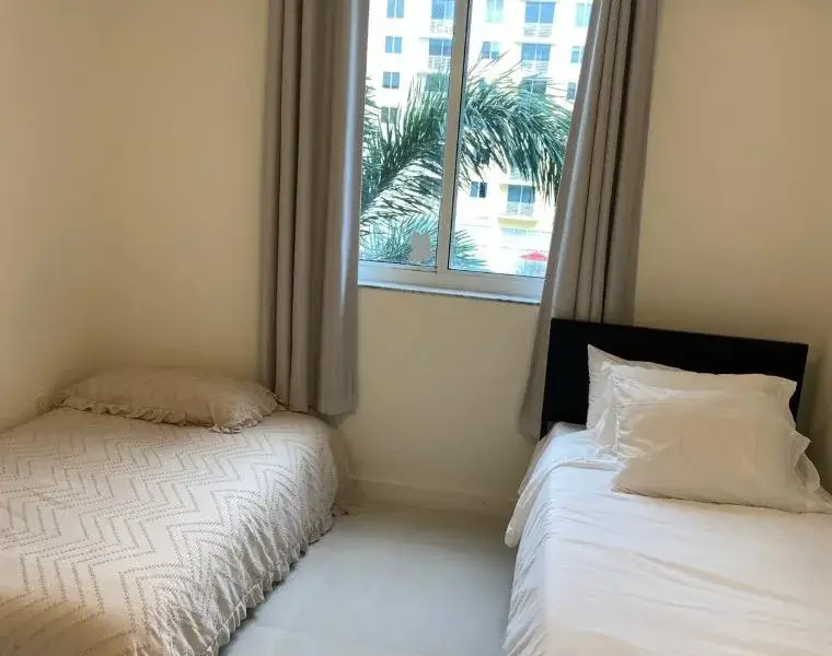 aventura-fl-apt-master-bedroom-760×600.jpg