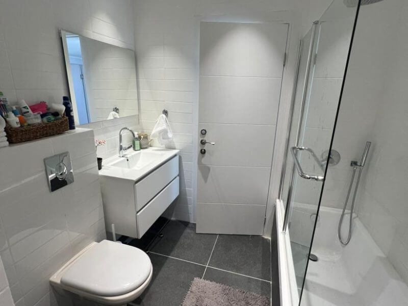 bathroom-800×600