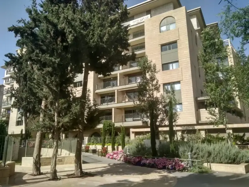 building-front-800×600
