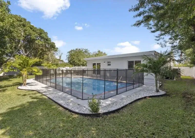 pool-2-800×567.jpg
