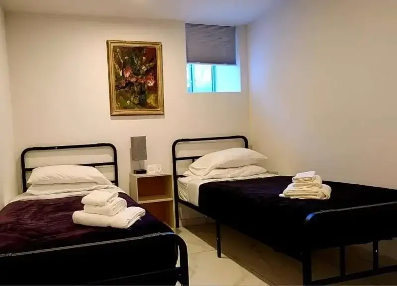 1-rm-bedroom-1024×576-1-800×576