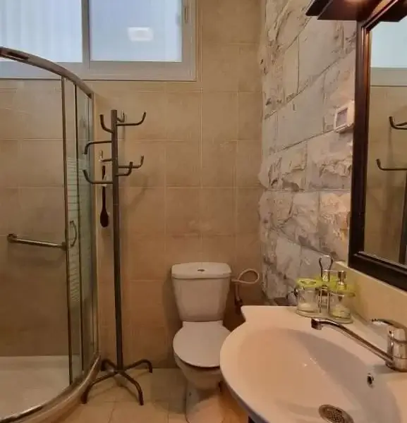 Bathroom-1126-x-2000-577×1024-1-577×600