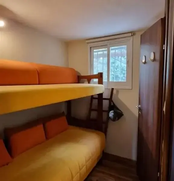 Guest_bedroom-1126-x-2000-577×1024-1-577×600