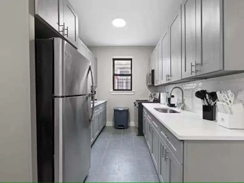 Opal-Apt-2-crown-heights-kitchen-800×600.jpg