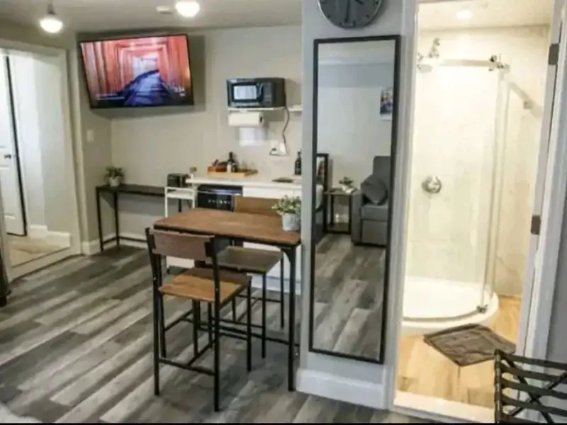 Screenshot_20231205_170545_Airbnb-1024×647-1-800×600