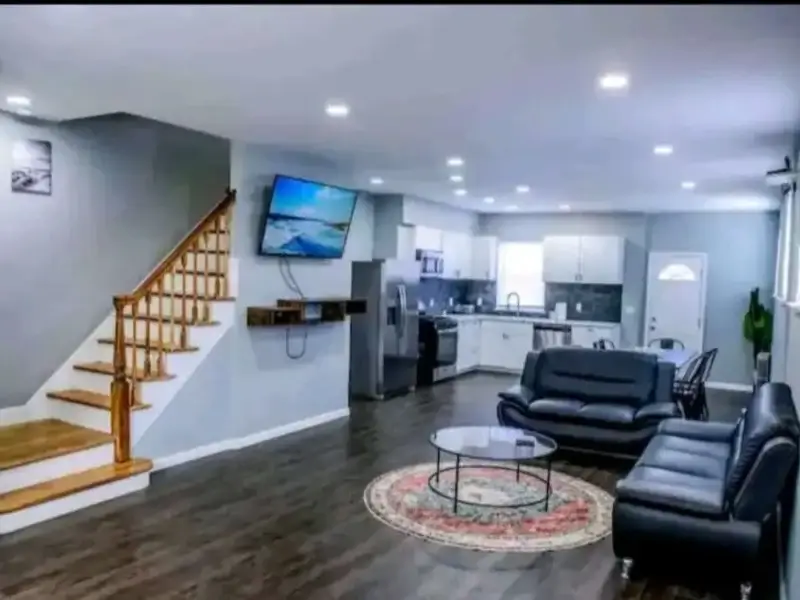 Screenshot_20231206_120800_Airbnb-1024×655-1-800×600