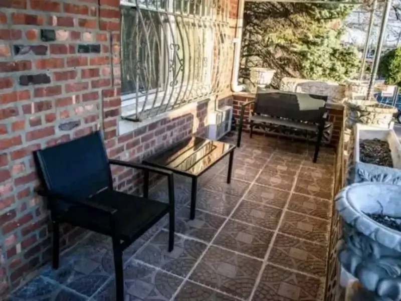 Screenshot_20231206_120813_Airbnb-1024×649-1-800×600