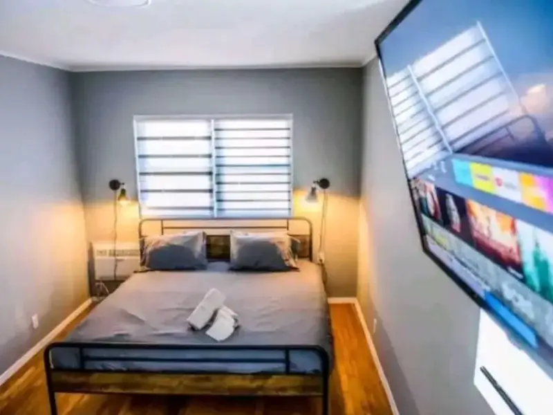 Screenshot_20231206_120832_Airbnb-1024×669-1-800×600