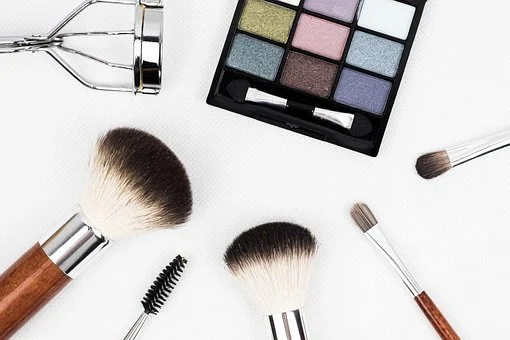 Leah Lilly Gordon – Makeup Artist